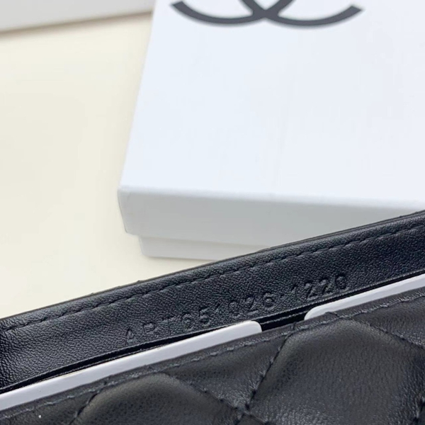 コピーシャネル激安財布全体デザイン